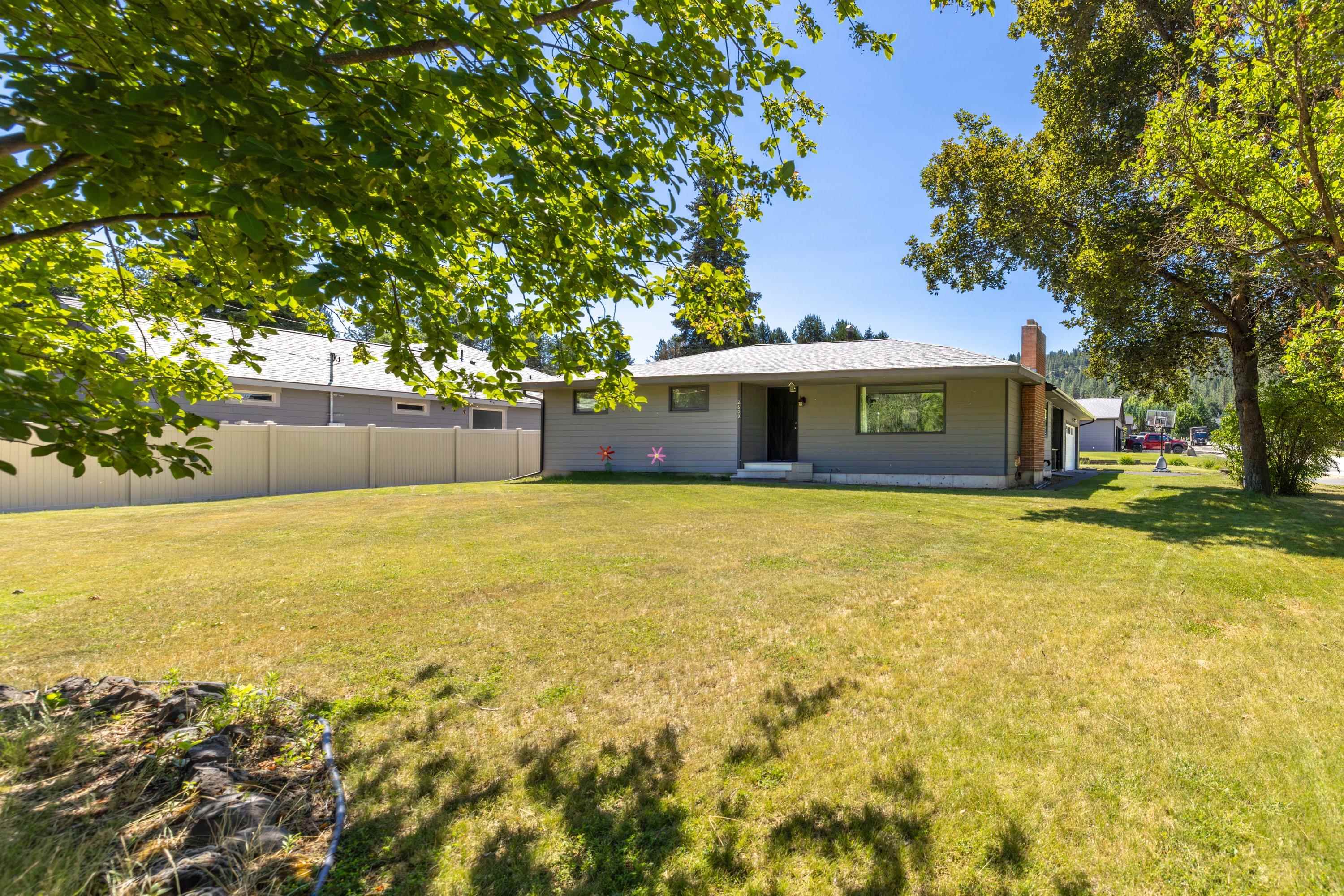 2609 West Waikiki Road Spokane, WA 99218 - Photo 3 of 30
