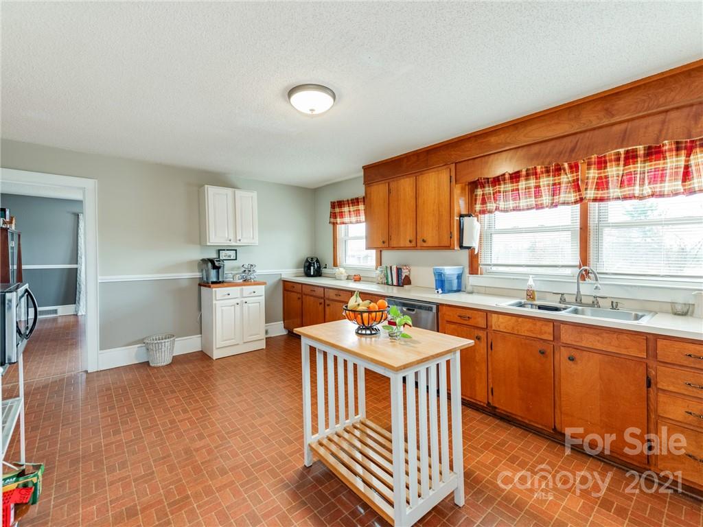 900 Island Ford Road Maiden, NC 28650 - Photo 11 of 42 Gallery Image 11