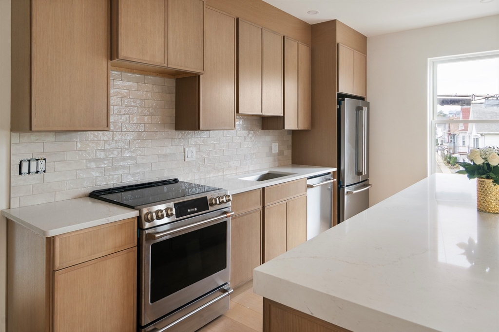 60 Franklin Street, Unit 2 Somerville, MA 02145 - Photo 7 of 25