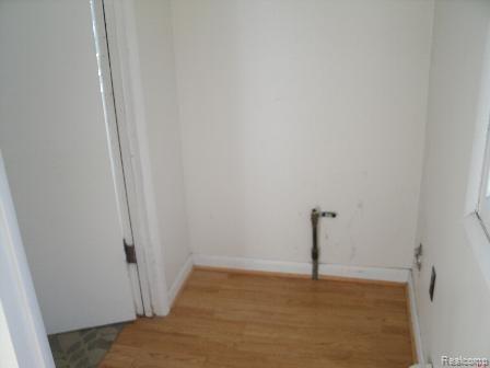 9265 Commerce Road Commerce Township, MI 48382 - Photo 4 of 8 Util_Room