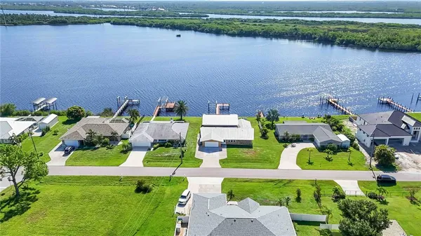 $3,500 | 2300 Harbour Drive, Punta Gorda, FL 33983