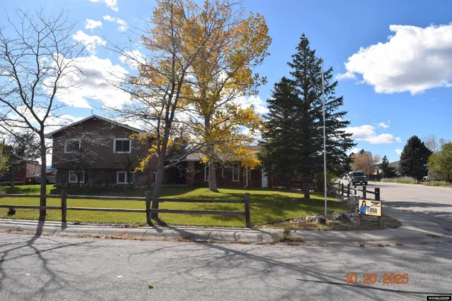 $310,000 | 632 Arapahoe Trail, Glenrock, WY 82637