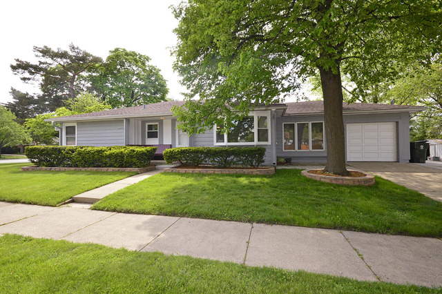 740 East Golf Road Des Plaines, IL 60016 - Photo 1 of 17