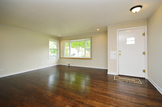 740 East Golf Road Des Plaines, IL 60016 - Photo 2 of 17