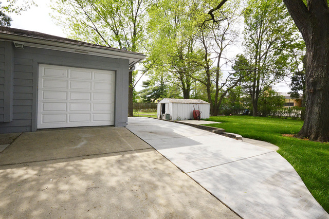 740 East Golf Road Des Plaines, IL 60016 - Photo 14 of 17