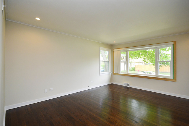 740 East Golf Road Des Plaines, IL 60016 - Photo 4 of 17
