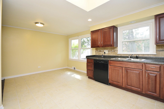 740 East Golf Road Des Plaines, IL 60016 - Photo 5 of 17