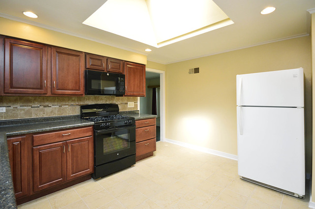 740 East Golf Road Des Plaines, IL 60016 - Photo 6 of 17