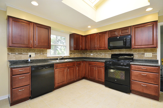 740 East Golf Road Des Plaines, IL 60016 - Photo 7 of 17