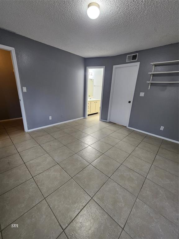 2866 South University Drive, Unit 5308 Davie, FL 33328 - Photo 20 of 26 a view of a livingroom with a staircase