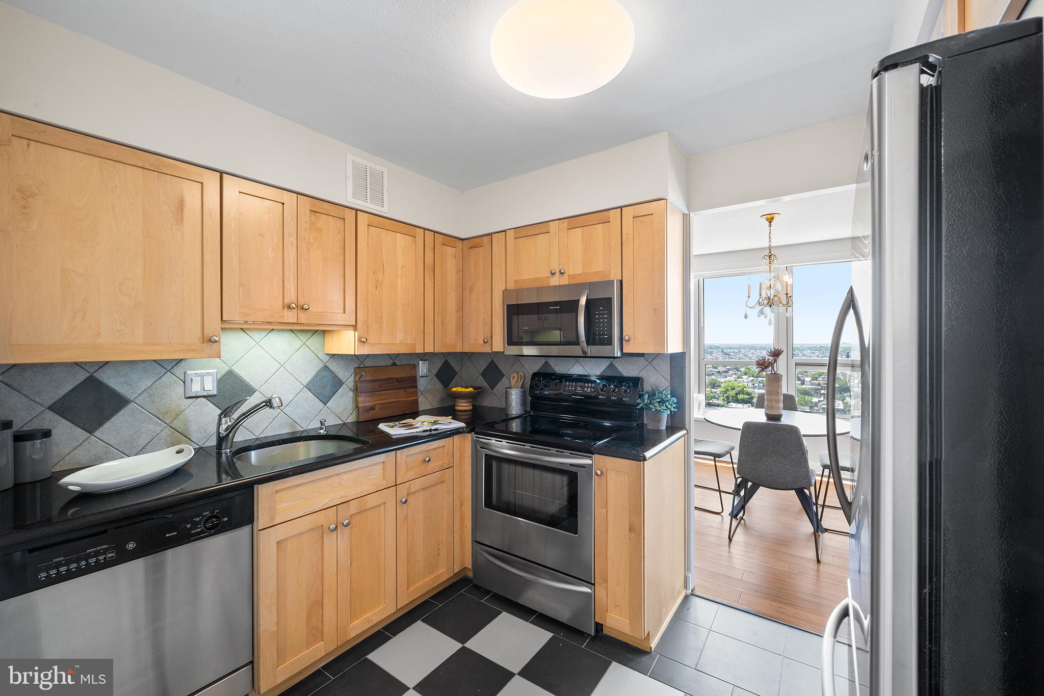 224 West Rittenhouse Square, Unit 2012 Philadelphia, PA 19103 - Photo 3 of 33