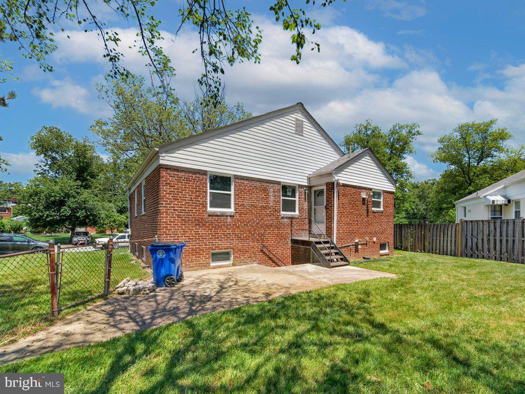 10402 Royalton Terrace Silver Spring, MD 20901 - Photo 31 of 31 quaint backyard