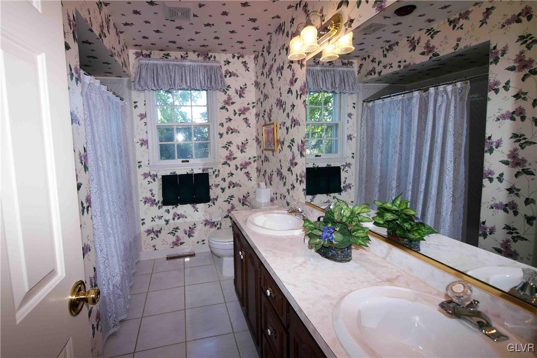1470 Buck Trail Road Allentown, PA 18104 - Photo 19 of 25 Gallery Image 19