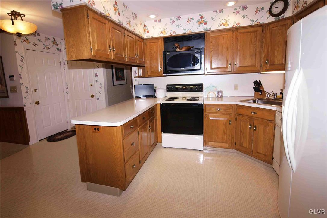 1470 Buck Trail Road Allentown, PA 18104 - Photo 3 of 25 Gallery Image 3