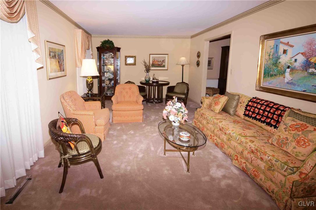 1470 Buck Trail Road Allentown, PA 18104 - Photo 10 of 25 Gallery Image 10