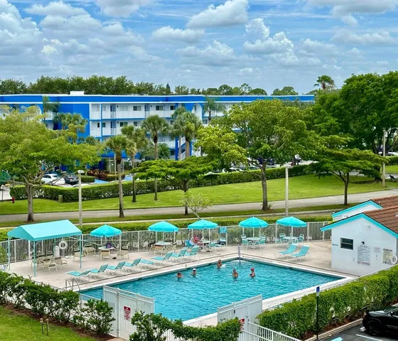 $1,600 | 4734 Lucerne Lakes Boulevard East, Unit 212, Lake Worth, FL 33467