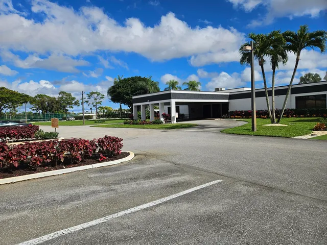 $1,600 | 4734 Lucerne Lakes Boulevard East, Unit 212, Lake Worth, FL 33467