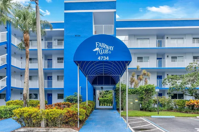 $1,600 | 4734 Lucerne Lakes Boulevard East, Unit 212, Lake Worth, FL 33467