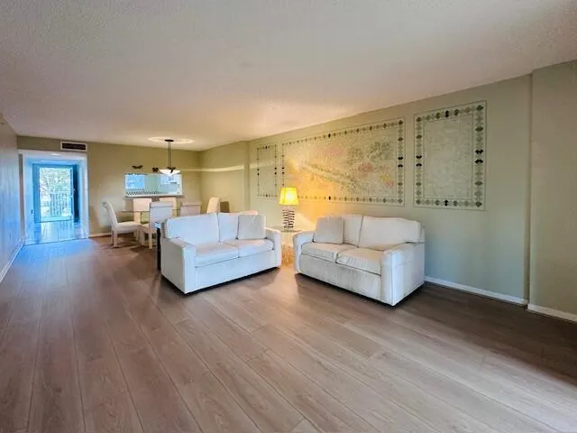 $1,600 | 4734 Lucerne Lakes Boulevard East, Unit 212, Lake Worth, FL 33467