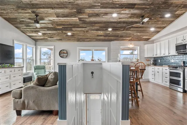 $700,000 | 7949 North Fm 373 Road, Muenster, TX 76252