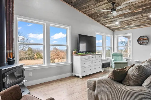 $700,000 | 7949 North Fm 373 Road, Muenster, TX 76252