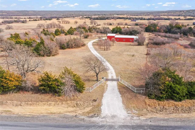 $700,000 | 7949 North Fm 373 Road, Muenster, TX 76252