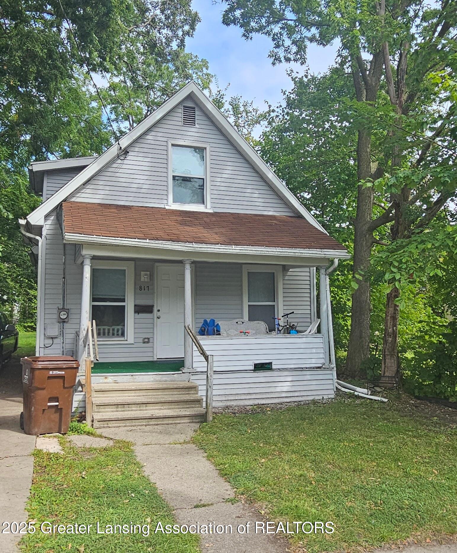 817 Middle Street Lansing, MI 48915 - Photo 1 of 11 817 Middle