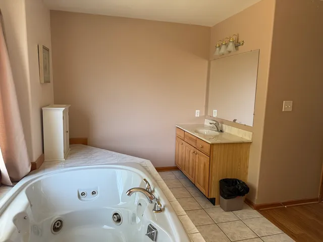 $474,900 | 6035 Northern Drive, Morris, IL 60450