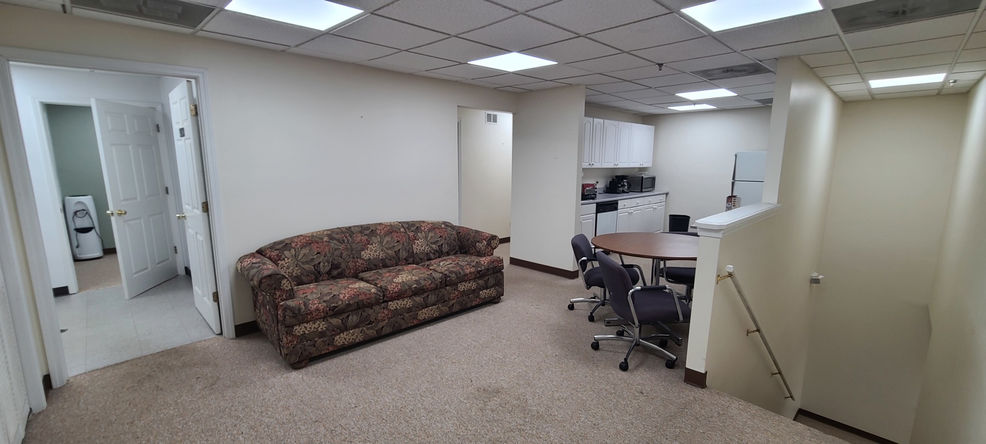 19252 South Blackhawk Parkway Mokena, IL 60448 - Photo 11 of 17 a living room with furniture and a fan