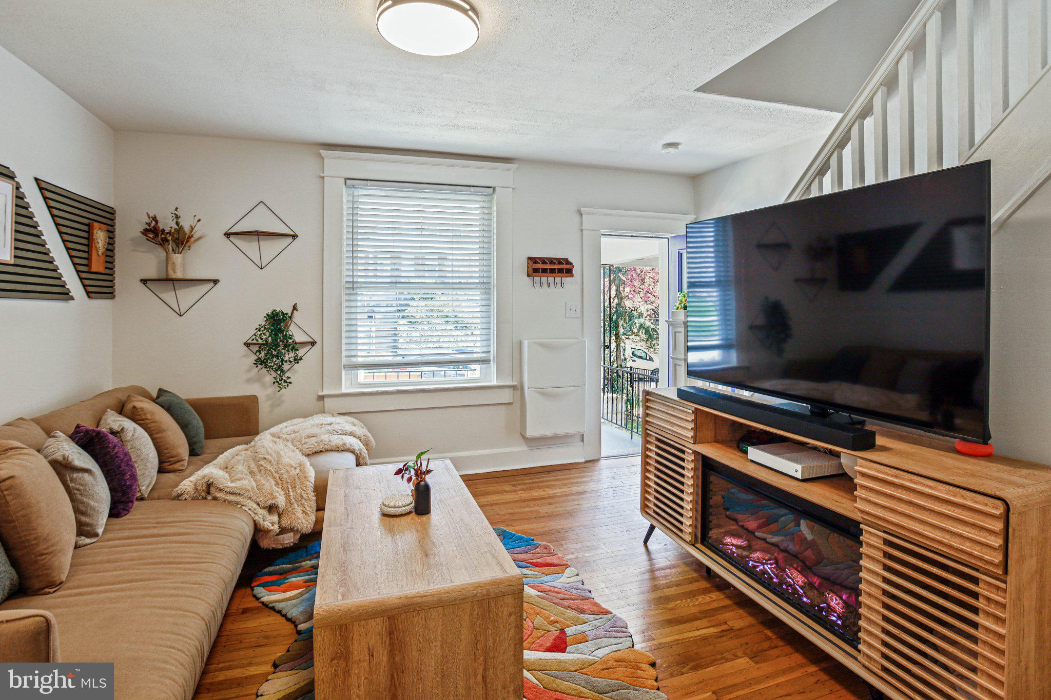 3124 Chestnut Avenue Baltimore, MD 21211 - Photo 6 of 25 Cozy living space with natural light.