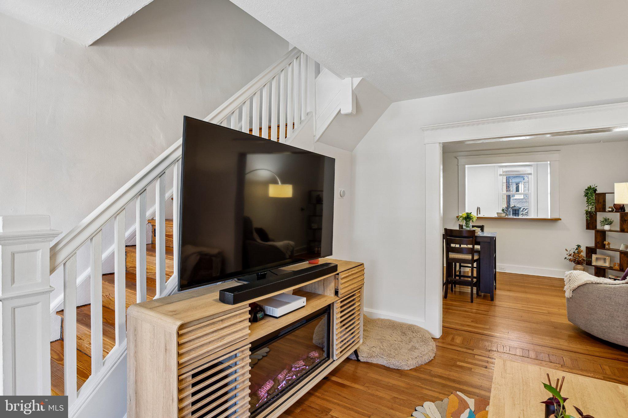 3124 Chestnut Avenue Baltimore, MD 21211 - Photo 7 of 25 Modern elegance meets cozy charm.