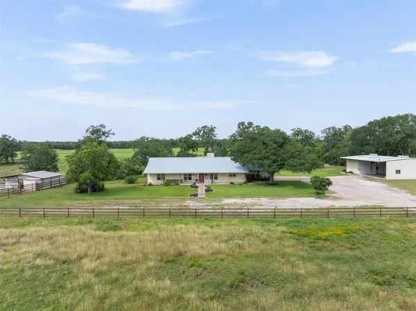$699,000 | 1140 Private Road 8022, Giddings, TX 78942