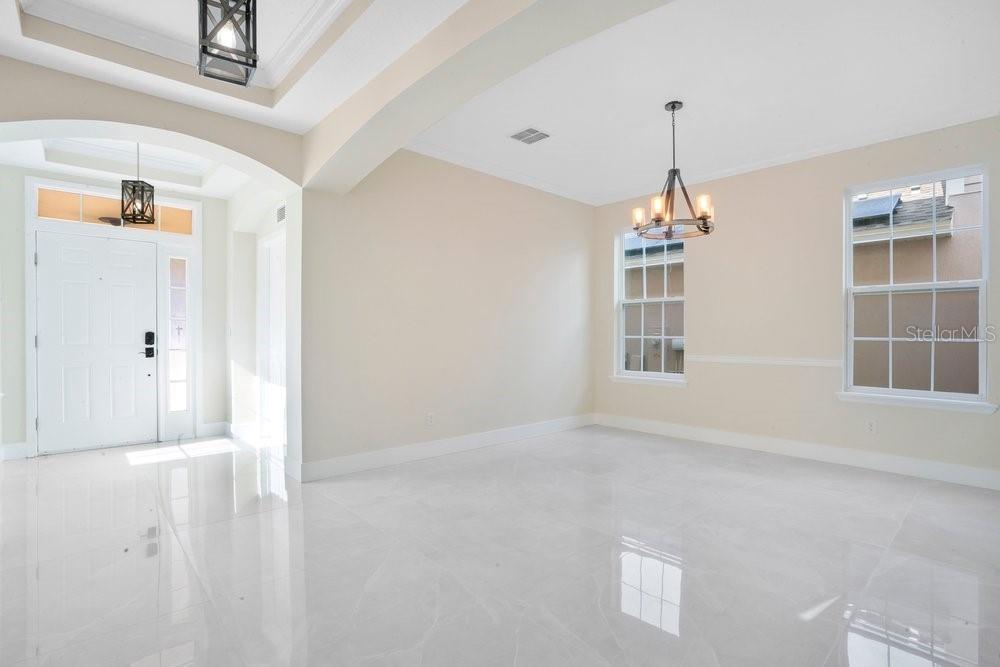 6615 Helmsley Circle Windermere, FL 34786 - Photo 4 of 38