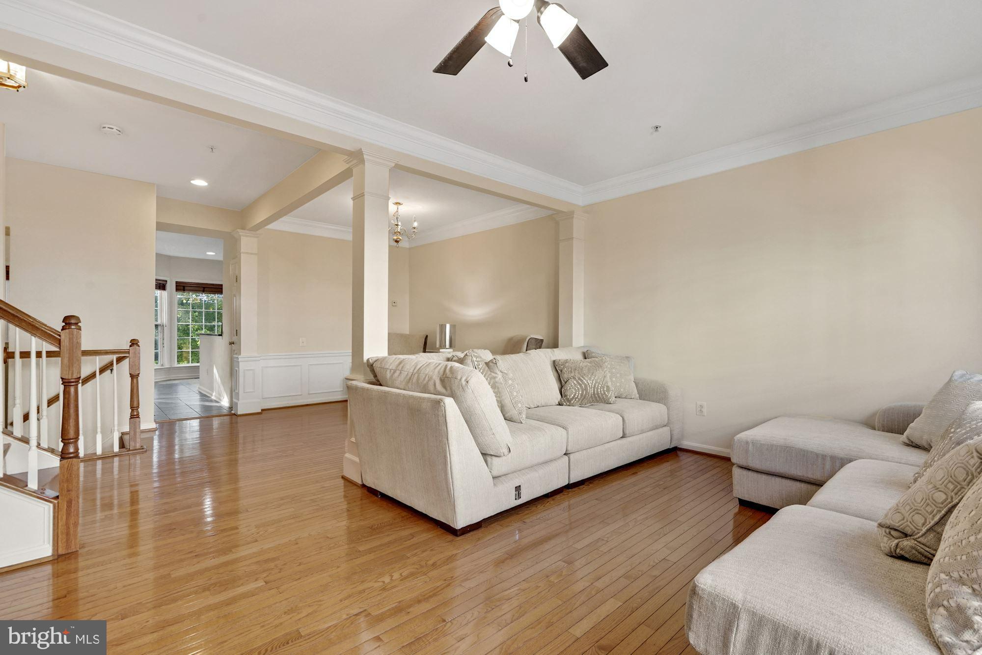 11504 Clairmont View Way Silver Spring, MD 20902 - Photo 19 of 33 Living room
