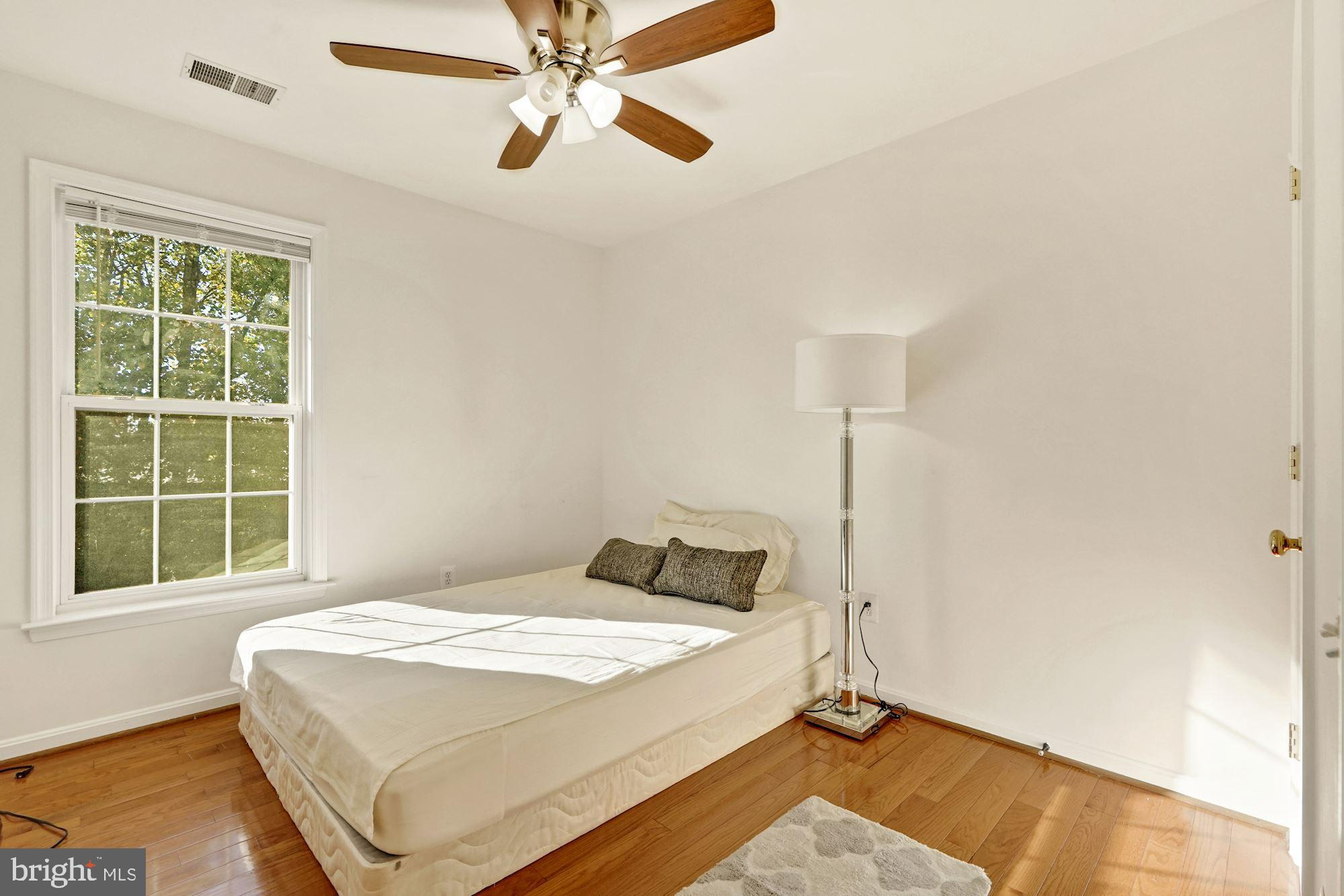 11504 Clairmont View Way Silver Spring, MD 20902 - Photo 29 of 33 Bedroom 3