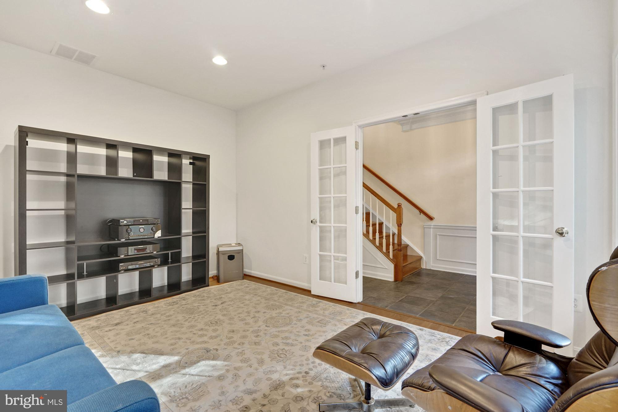 11504 Clairmont View Way Silver Spring, MD 20902 - Photo 6 of 33 Entertainment Room