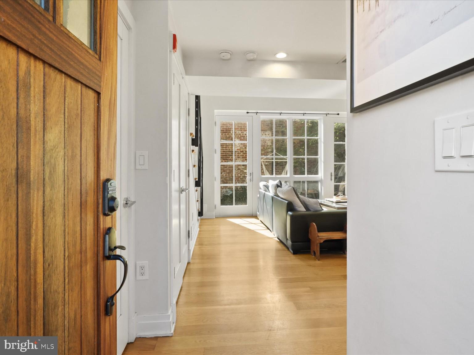 631 D Street Southeast Washington, DC 20003 - Photo 4 of 21