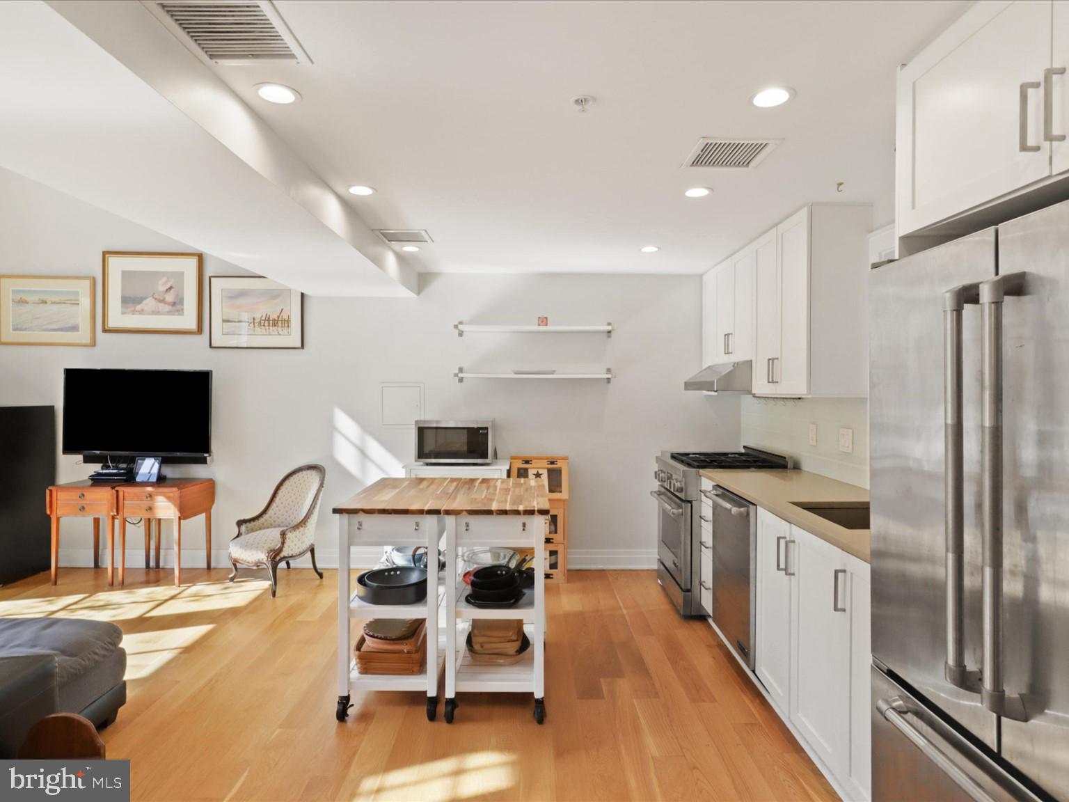 631 D Street Southeast Washington, DC 20003 - Photo 6 of 21