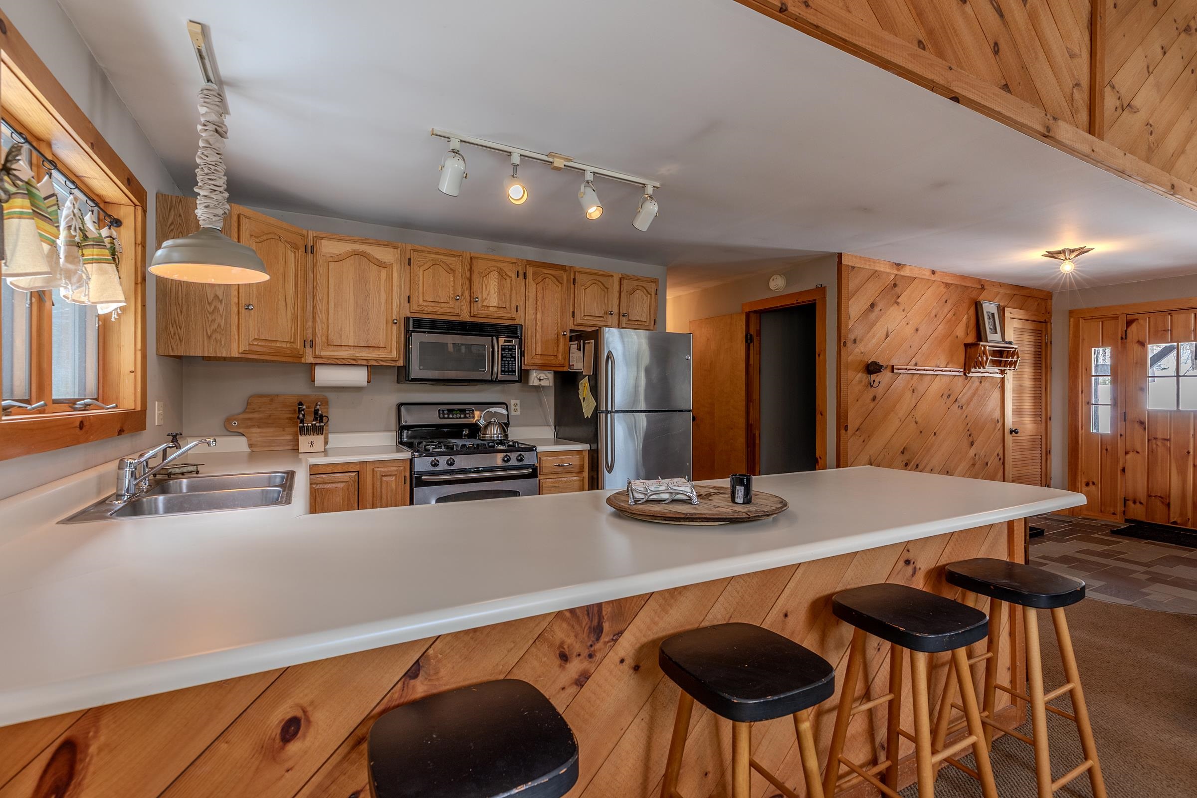 43 Beaver Street Winhall, VT 05340 - Photo 11 of 34