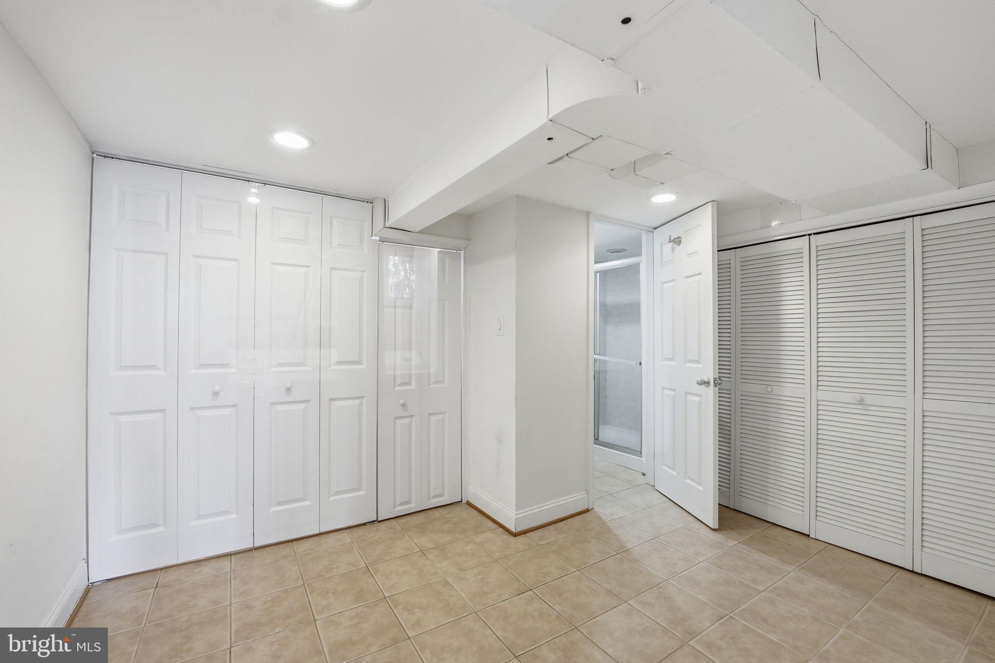 5364 Pooks Hill Road Bethesda, MD 20814 - Photo 18 of 20 a view of an empty room