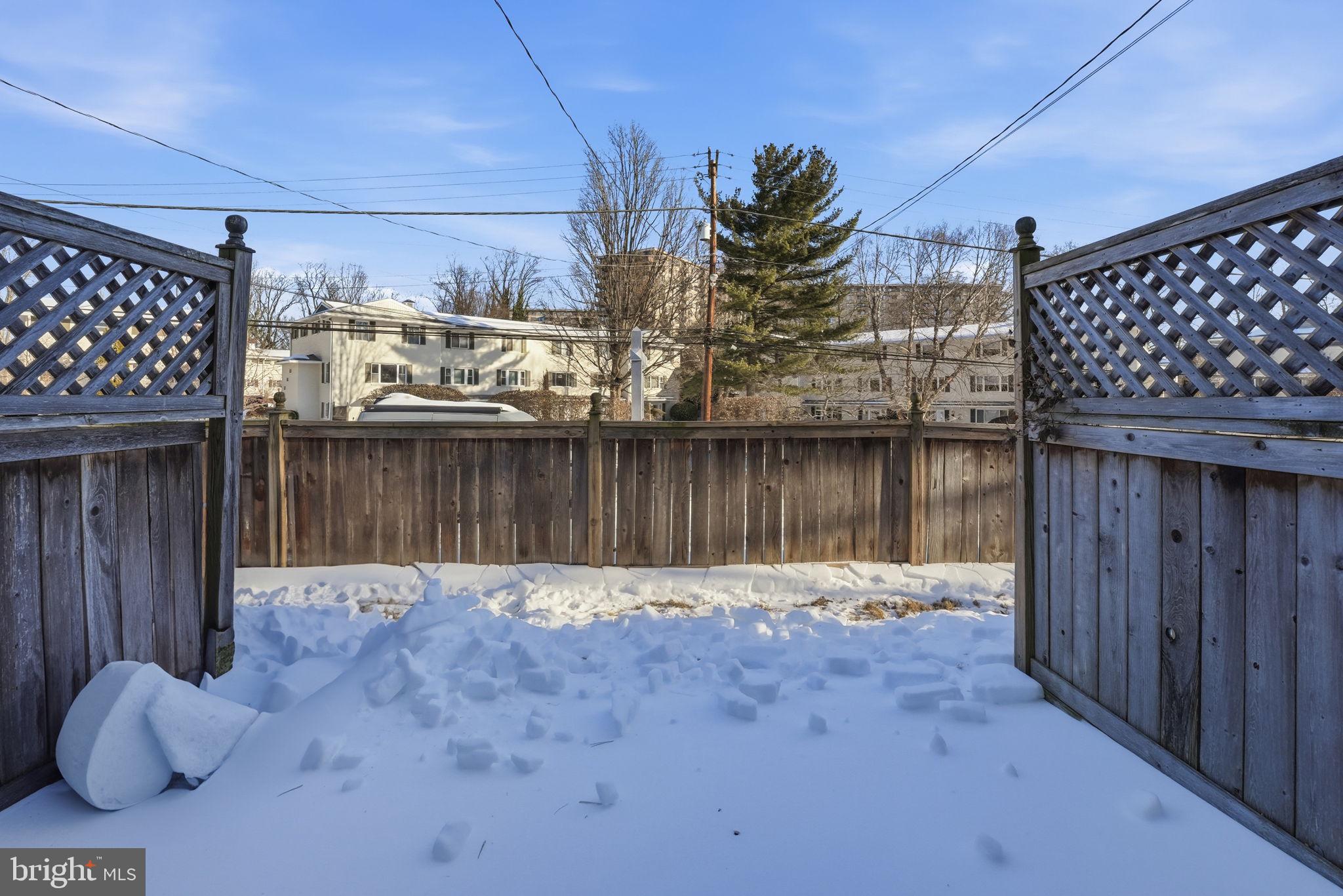 5364 Pooks Hill Road Bethesda, MD 20814 - Photo 19 of 20 a view of a balcony with wooden floor
