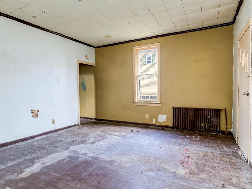 1817 4th Avenue Beaver Falls, PA 15010 - Photo 3 of 25