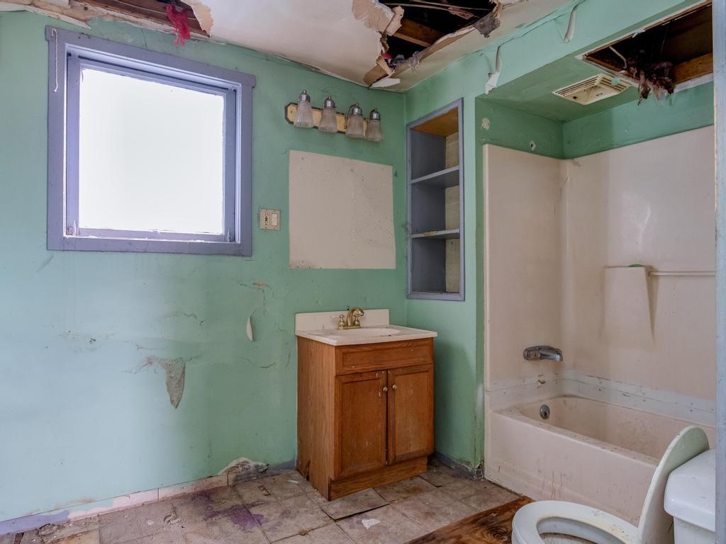 1817 4th Avenue Beaver Falls, PA 15010 - Photo 7 of 25
