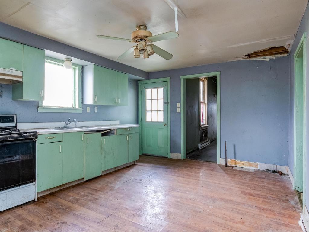 1817 4th Avenue Beaver Falls, PA 15010 - Photo 10 of 25