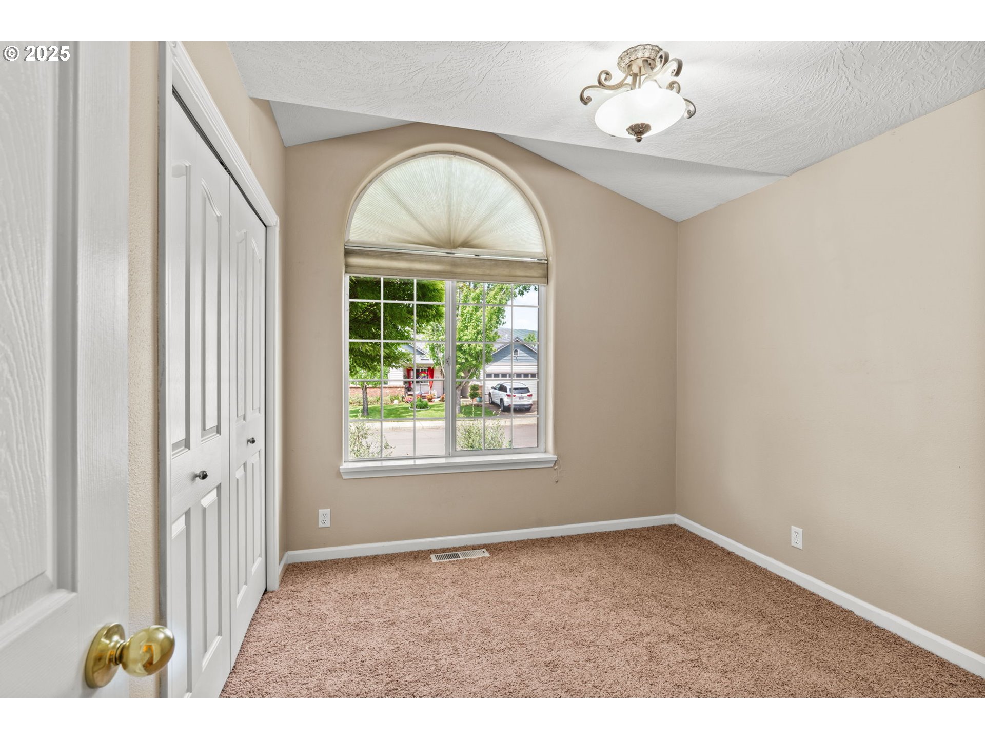 3473 Parker Lane Springfield, OR 97477 - Photo 6 of 34 Gallery Image 6