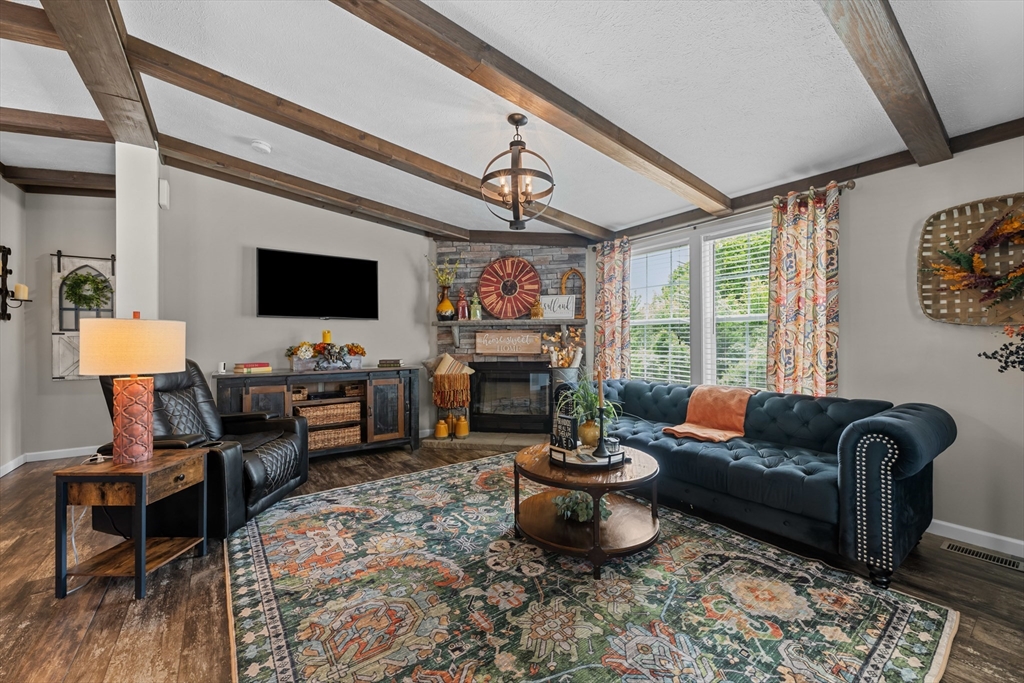 17 Lantern Lane Rutland, MA 01543 - Photo 8 of 29 Gallery Image 8