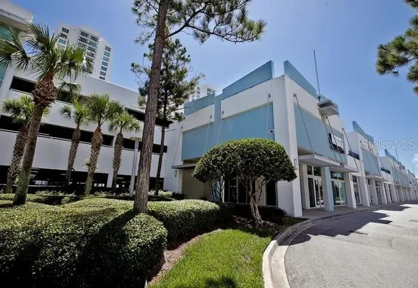 $27 | 235 Riverside Drive, Daytona Beach, FL 32117