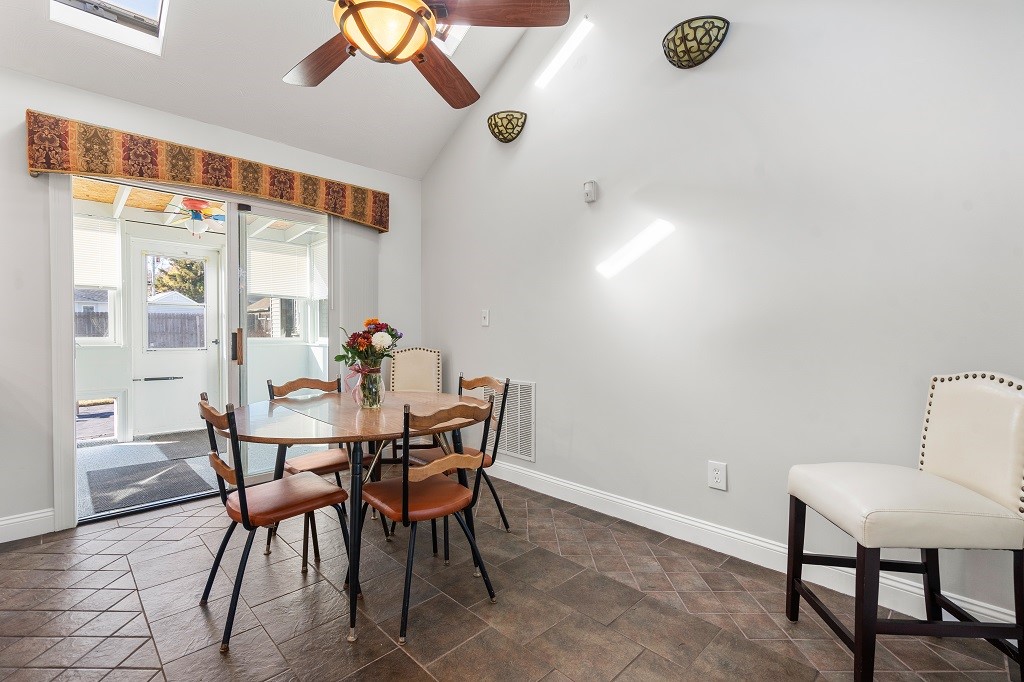 992 Main Avenue Warwick, RI 02886 - Photo 12 of 44