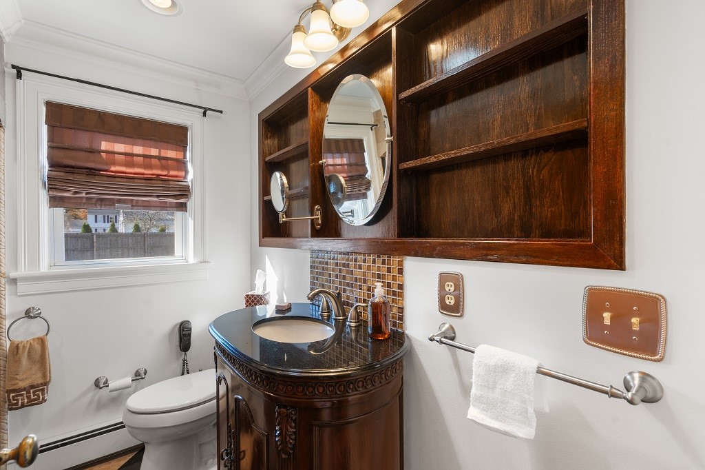 992 Main Avenue Warwick, RI 02886 - Photo 20 of 44