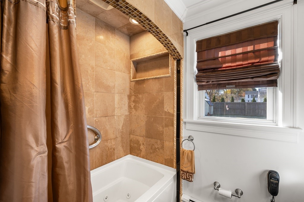 992 Main Avenue Warwick, RI 02886 - Photo 21 of 44